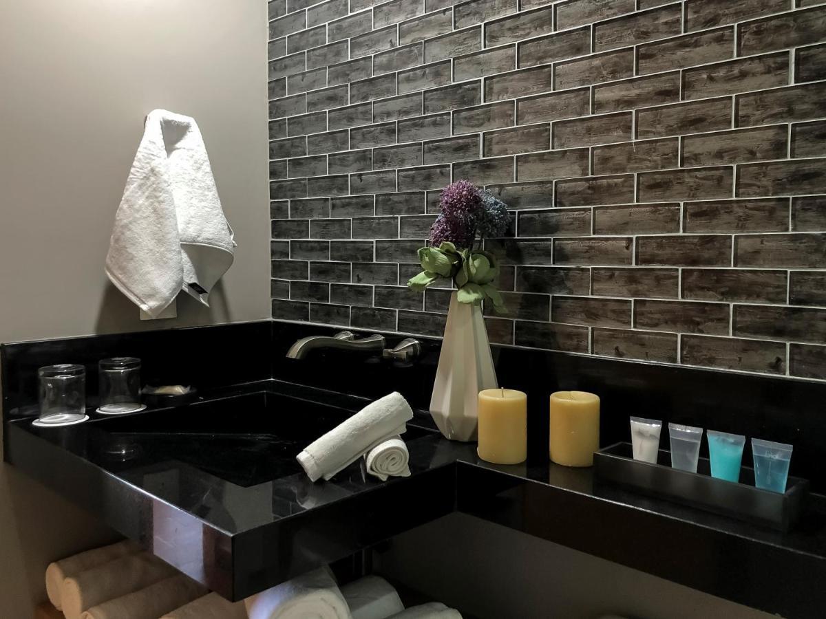 Apart-hotel Pinnacle 179 - Adults Only 4*